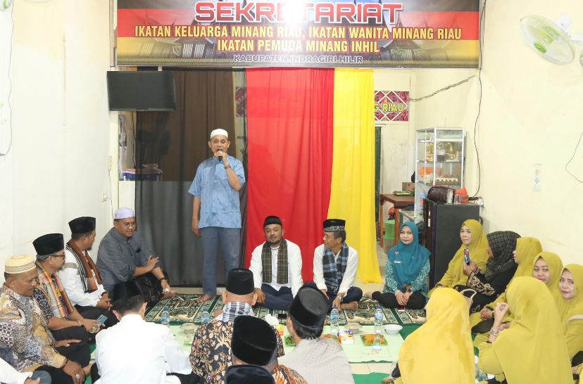 Bupati Inhil H. Herman Gelar Silaturahmi dan Buka Puasa Bersama IKMR di Tembilahan