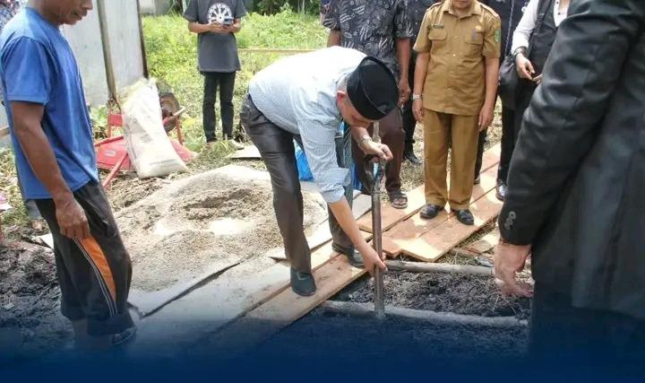 Jadikan Pusat Kegiatan Keagamaan, Pj.Bupati Meletakan Batu Pertama Pembangunan Surau Al-Raudhah