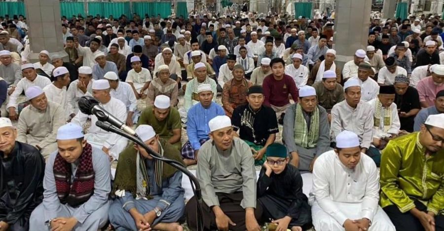 Mengawali 1 Ramadhan, Pj.Bupati  Inhil Herman Tarawih di Masjid Al Huda Tembilahan