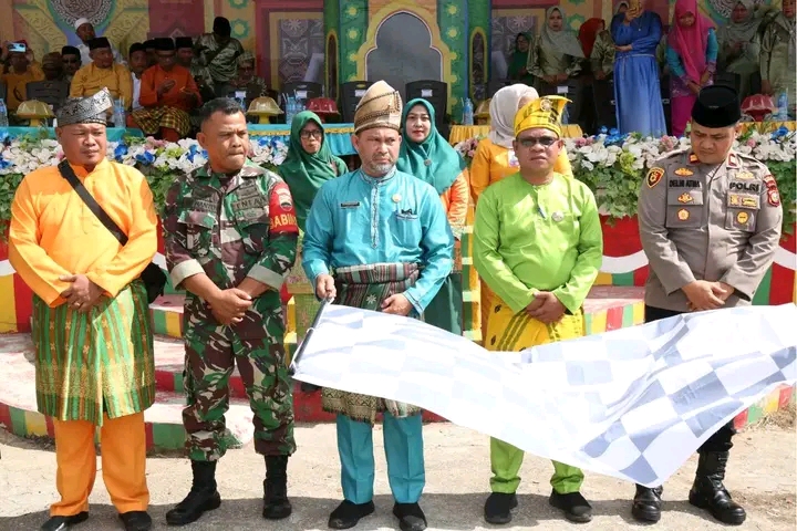 Pawai Ta’aruf Dan Bazar Sambut MTQ Ke – 14 Tahun 2024 Tingkat Kecamatan Pulau Burung