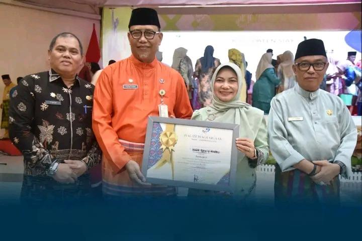 Plh.Sekda Bersama Pj Ketua TP PKK Inhil Hadiri Harganas Ke-30 Tingkat Provinsi Riau