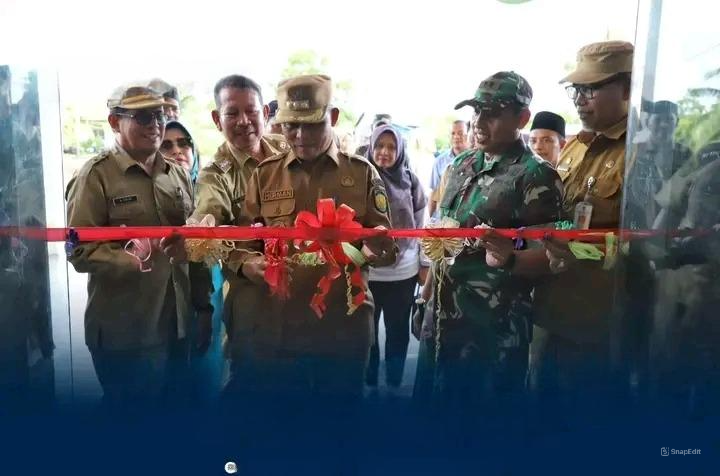 Tingkatkan Semangat Bekerja, Pj.Bupati Herman Resmikan Gedung Kantor Camat Belengkong